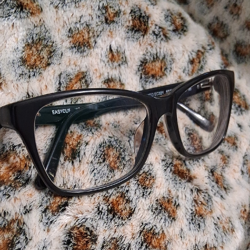EASY CLIP FRAMES